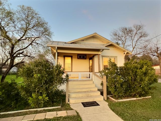 404 W Walnut, Seguin, TX 78155