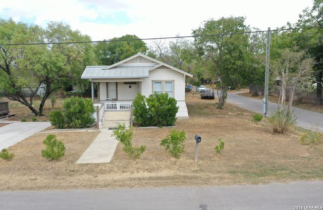 404 W Walnut, Seguin, TX 78155