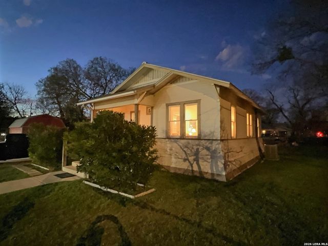 404 W Walnut, Seguin, TX 78155