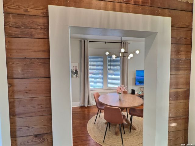 404 W Walnut, Seguin, TX 78155