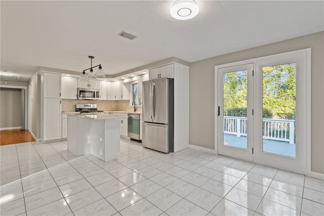 42 Belfield Drive, Johnston, RI 02919