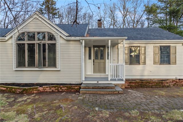 42 Belfield Drive, Johnston, RI 02919