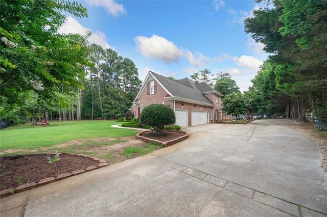 84 Gloster Road NW, Lawrenceville, GA 30044