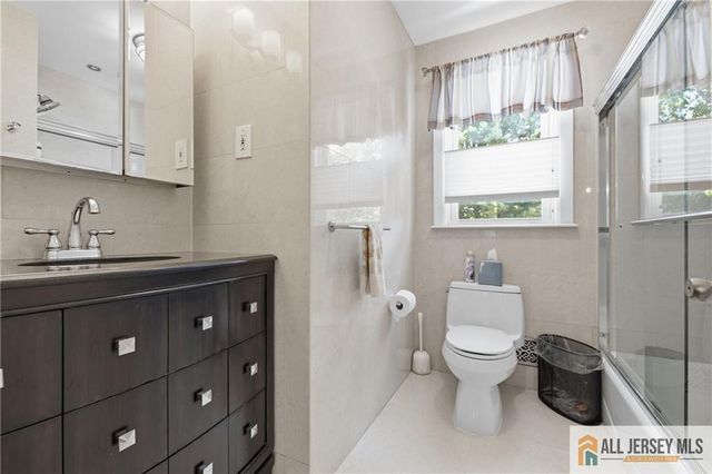 9 May Court, Piscataway, NJ 08854