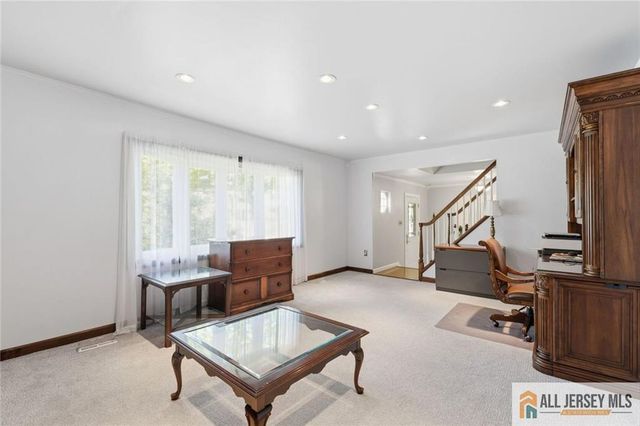 9 May Court, Piscataway, NJ 08854