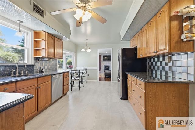 9 May Court, Piscataway, NJ 08854