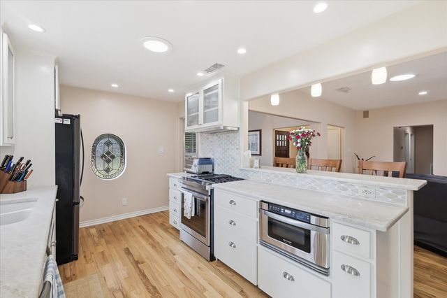 1032 Steeplewood Drive, Grapevine, TX 76051