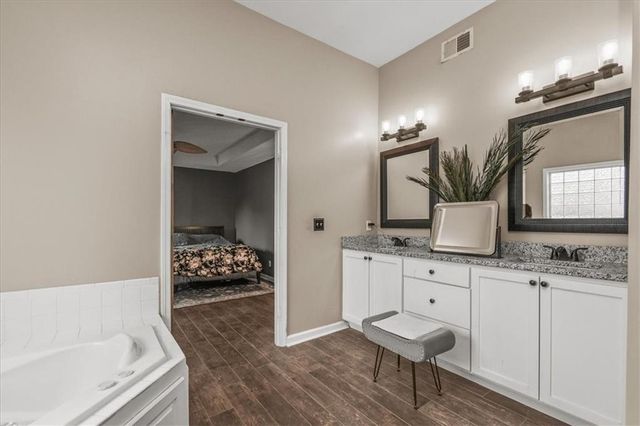 3821 SW Evergreen Lane, Lee's Summit, MO 64082