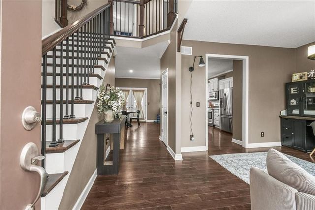 3821 SW Evergreen Lane, Lee's Summit, MO 64082