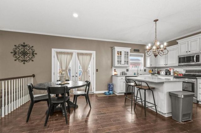 3821 SW Evergreen Lane, Lee's Summit, MO 64082