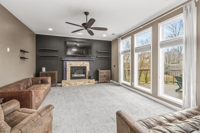 3821 SW Evergreen Lane, Lee's Summit, MO 64082