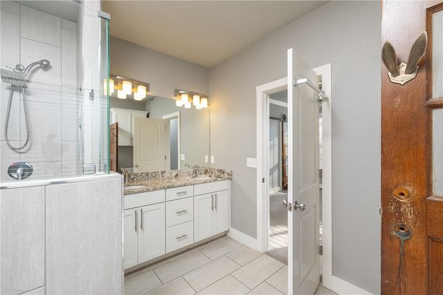 2446 N Wilderness Lane, Fayetteville, AR 72703