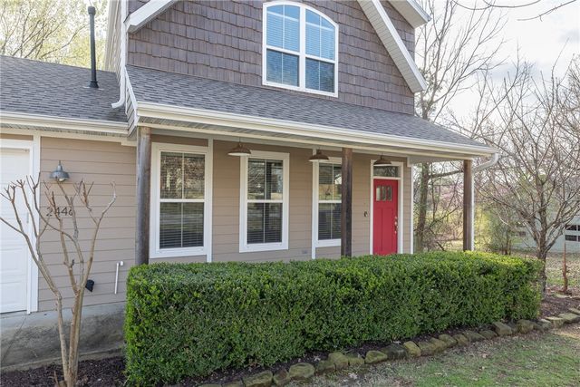 2446 N Wilderness Lane, Fayetteville, AR 72703