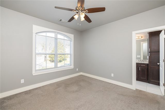 2446 N Wilderness Lane, Fayetteville, AR 72703