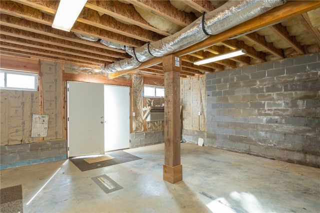 2446 N Wilderness Lane, Fayetteville, AR 72703