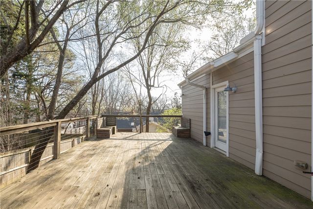 2446 N Wilderness Lane, Fayetteville, AR 72703