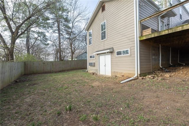 2446 N Wilderness Lane, Fayetteville, AR 72703