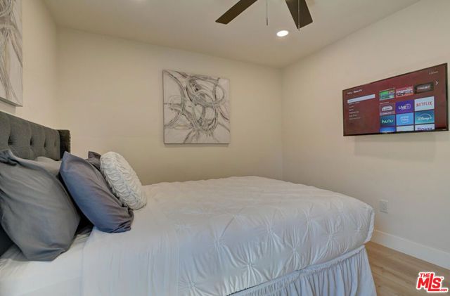 12871 Osborne Street, Pacoima (los Angeles), CA 91331