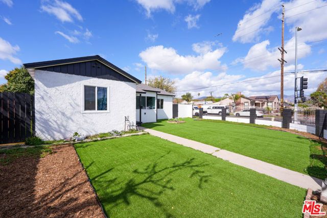 12871 Osborne Street, Pacoima (los Angeles), CA 91331