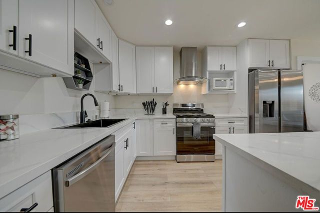 12871 Osborne Street, Pacoima (los Angeles), CA 91331