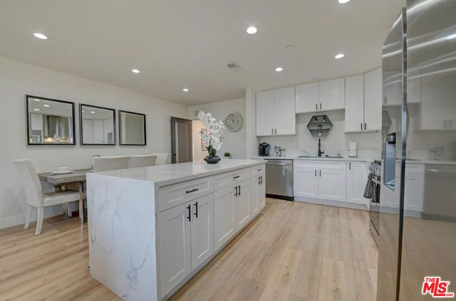 12871 Osborne Street, Pacoima (los Angeles), CA 91331