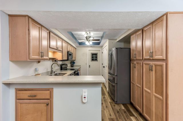 5846 Willow Lake Drive, Grove City, OH 43123