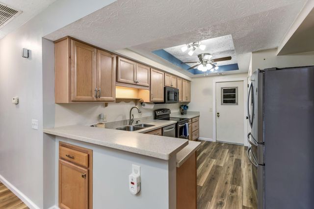 5846 Willow Lake Drive, Grove City, OH 43123