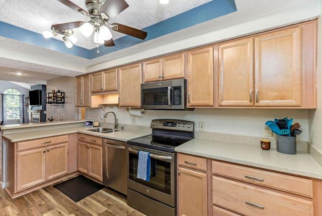 5846 Willow Lake Drive, Grove City, OH 43123