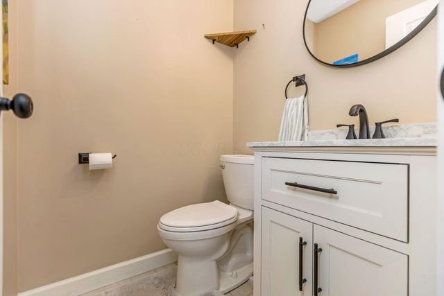 5846 Willow Lake Drive, Grove City, OH 43123