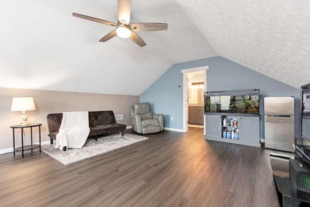 5846 Willow Lake Drive, Grove City, OH 43123