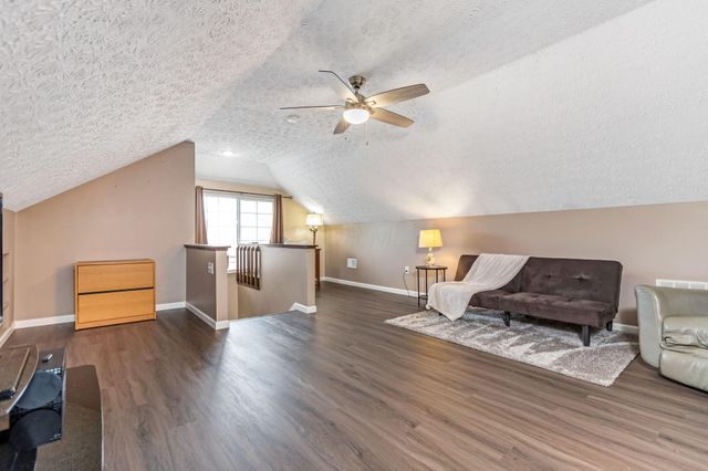 5846 Willow Lake Drive, Grove City, OH 43123