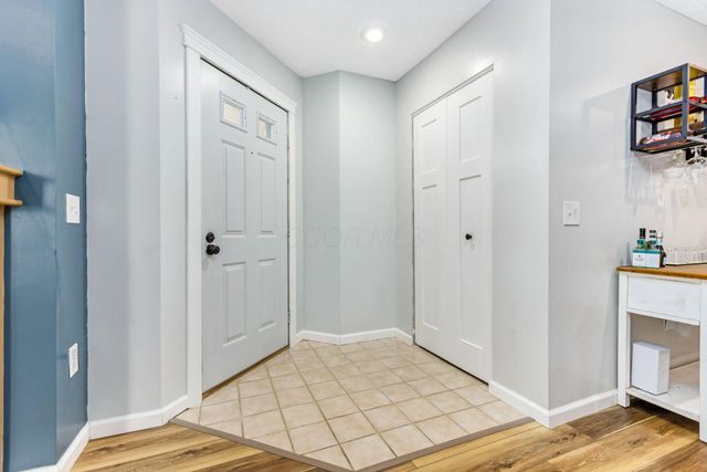 5846 Willow Lake Drive, Grove City, OH 43123