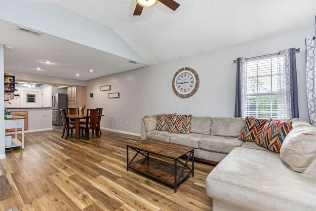 5846 Willow Lake Drive, Grove City, OH 43123