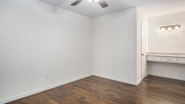 2107 Mistletoe Avenue, Fort Worth, TX 76110