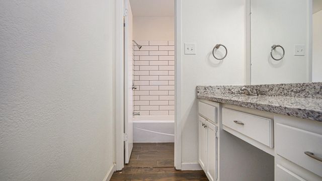 2107 Mistletoe Avenue, Fort Worth, TX 76110