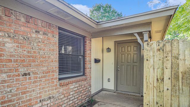 2107 Mistletoe Avenue, Fort Worth, TX 76110