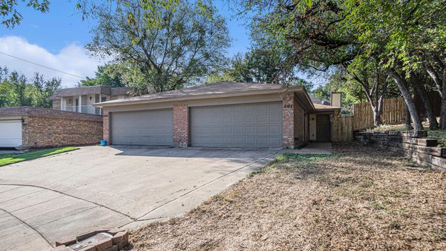 2107 Mistletoe Avenue, Fort Worth, TX 76110