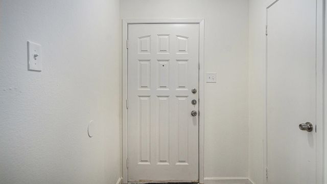 2107 Mistletoe Avenue, Fort Worth, TX 76110