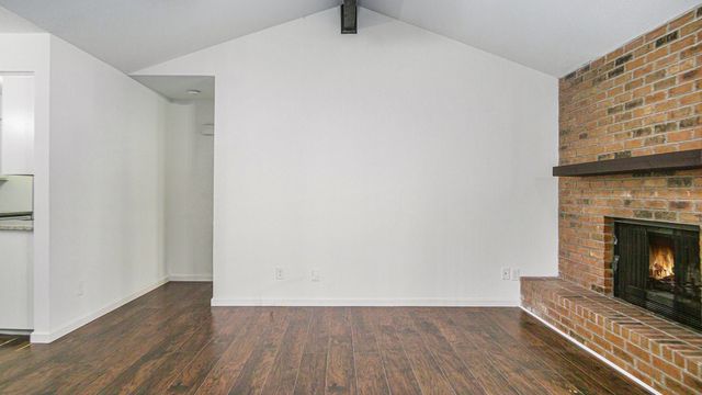 2107 Mistletoe Avenue, Fort Worth, TX 76110