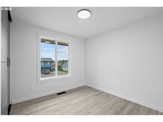 3250 Sw BINFORD LAKE Pkwy, Gresham, OR 97080