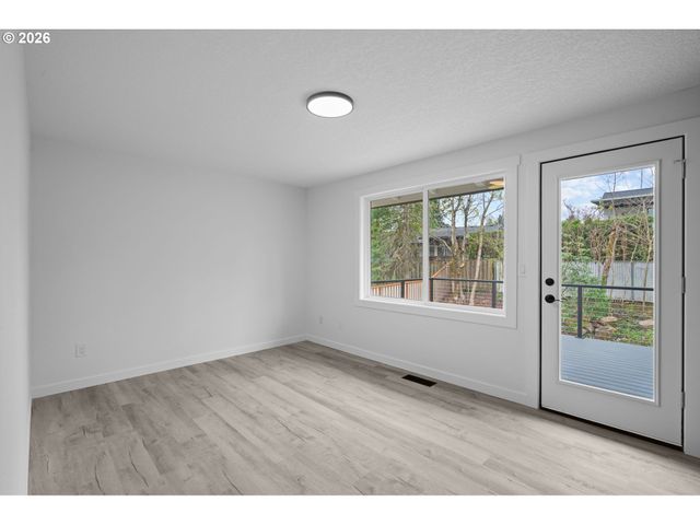 3250 Sw BINFORD LAKE Pkwy, Gresham, OR 97080