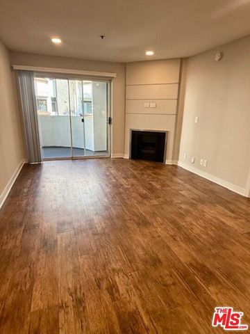 7660 Beverly Boulevard 324, Los Angeles, CA 90036