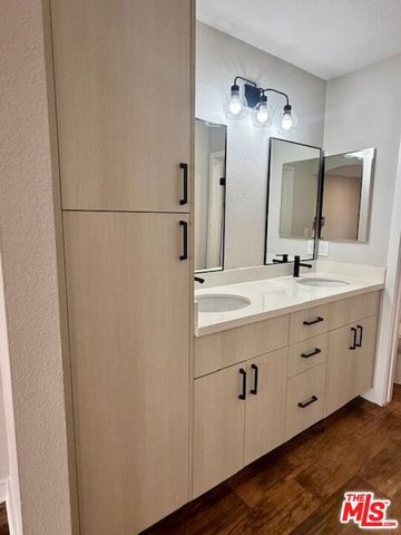 7660 Beverly Boulevard 324, Los Angeles, CA 90036