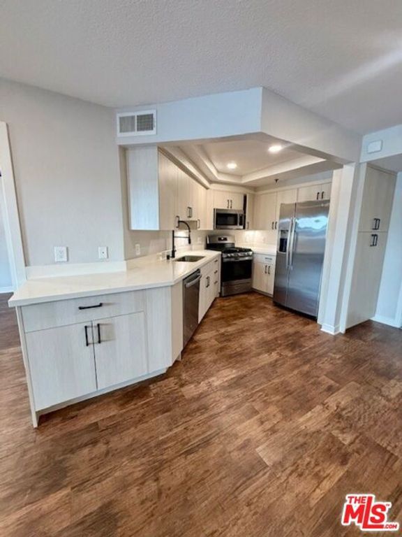 7660 Beverly Boulevard 324, Los Angeles, CA 90036