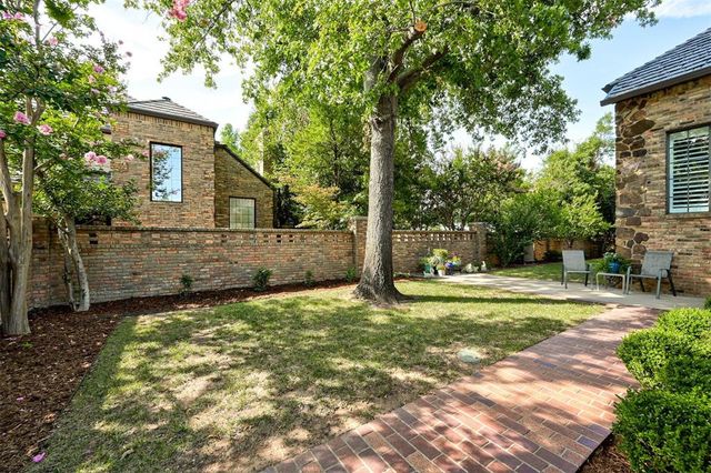 16 Windbrook Square, Norman, OK 73072