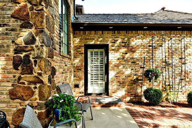 16 Windbrook Square, Norman, OK 73072