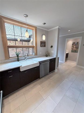 16 Windbrook Square, Norman, OK 73072