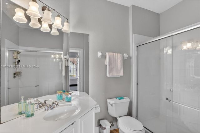 3332 Robert Trent Jones Dr 40203, Orlando, FL 32835