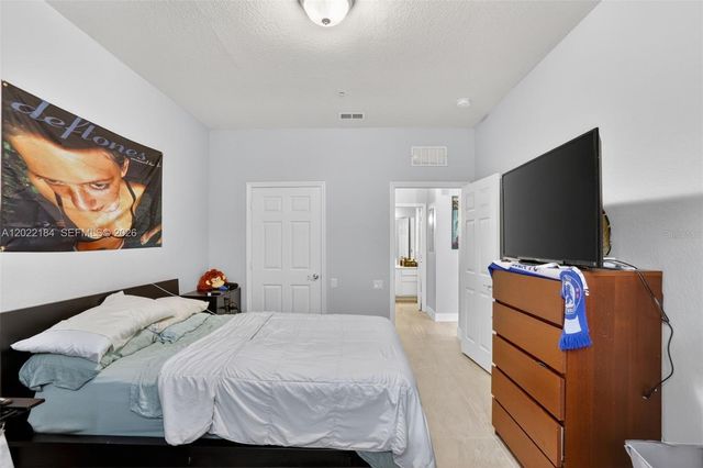 3332 Robert Trent Jones Dr 40203, Orlando, FL 32835