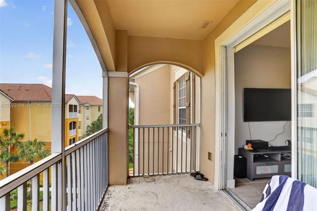 3332 Robert Trent Jones Dr 40203, Orlando, FL 32835